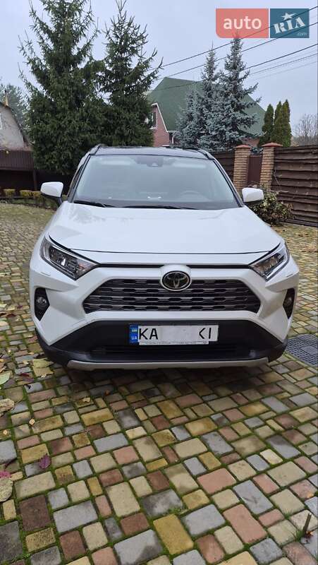 Позашляховик / Кросовер Toyota RAV4 2021 в Києві