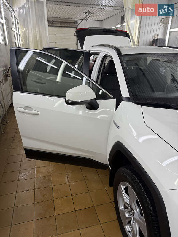 Позашляховик / Кросовер Toyota RAV4 2019 в Боярці