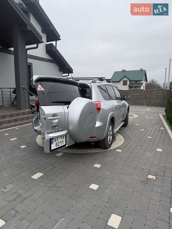 Внедорожник / Кроссовер Toyota RAV4 2007 в Жовкве