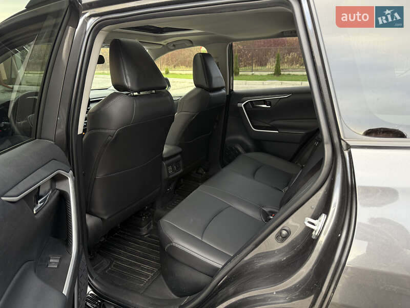 Позашляховик / Кросовер Toyota RAV4 2023 в Львові фото 17 Позашляховик / Кросовер Toyota RAV4 2023 в Львові