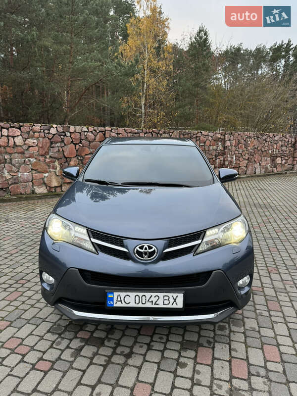 Внедорожник / Кроссовер Toyota RAV4 2013 в Любомле