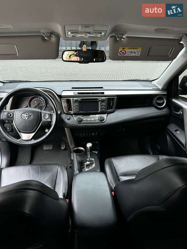 Внедорожник / Кроссовер Toyota RAV4 2013 в Любомле