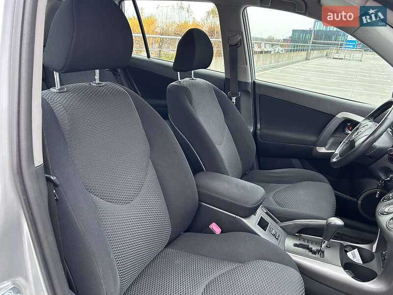 Внедорожник / Кроссовер Toyota RAV4 2006 в Киеве фото 46 Внедорожник / Кроссовер Toyota RAV4 2006 в Киеве