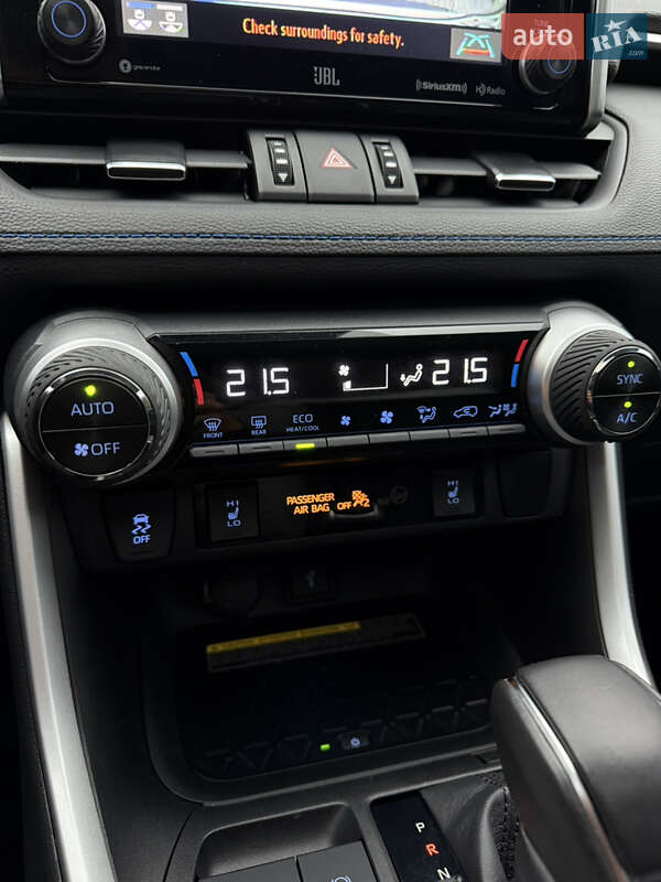 Внедорожник / Кроссовер Toyota RAV4 2021 в Киеве