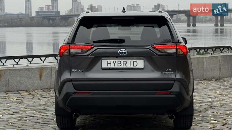 Внедорожник / Кроссовер Toyota RAV4 2021 в Киеве