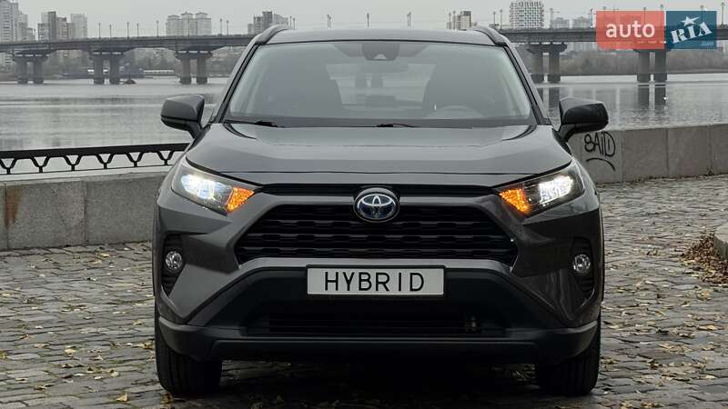 Внедорожник / Кроссовер Toyota RAV4 2021 в Киеве