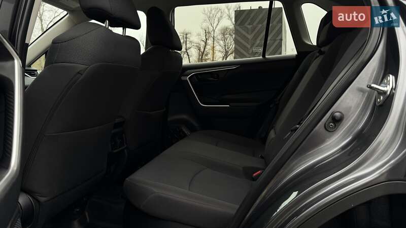 Внедорожник / Кроссовер Toyota RAV4 2021 в Киеве