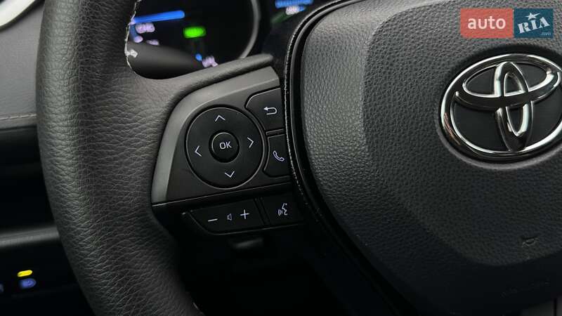 Внедорожник / Кроссовер Toyota RAV4 2021 в Киеве