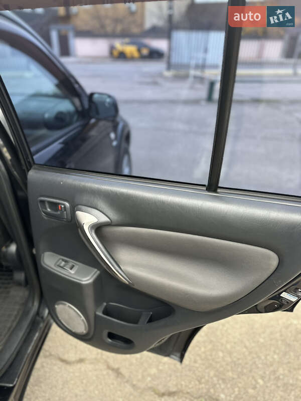 Внедорожник / Кроссовер Toyota RAV4 2005 в Киеве