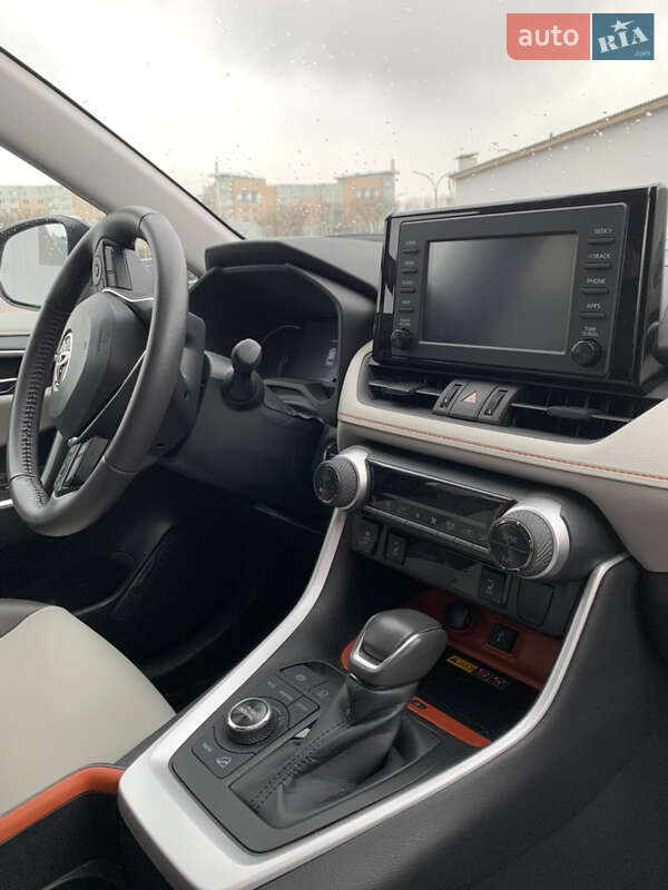 Внедорожник / Кроссовер Toyota RAV4 2022 в Киеве