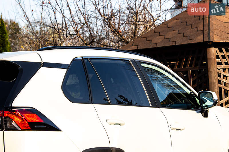 Внедорожник / Кроссовер Toyota RAV4 2025 в Львове