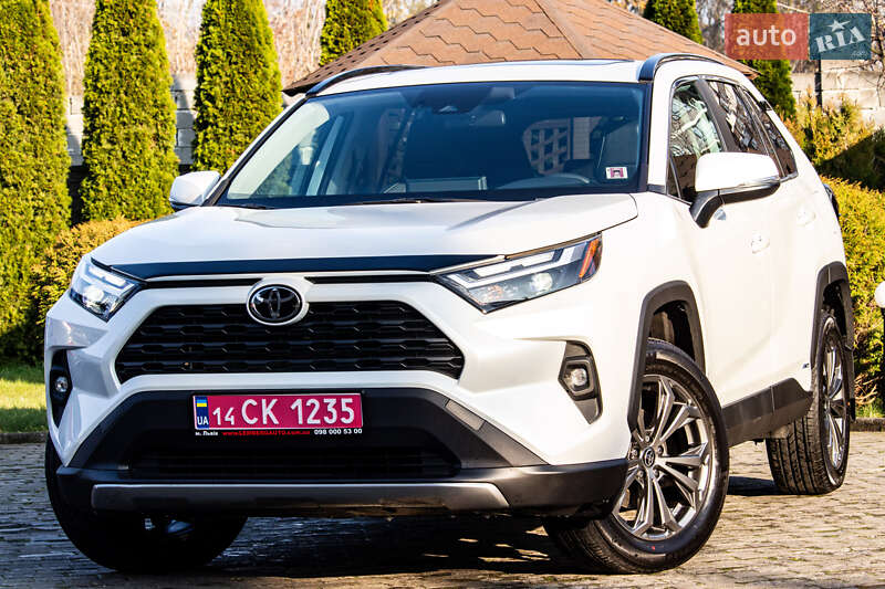Внедорожник / Кроссовер Toyota RAV4 2025 в Львове