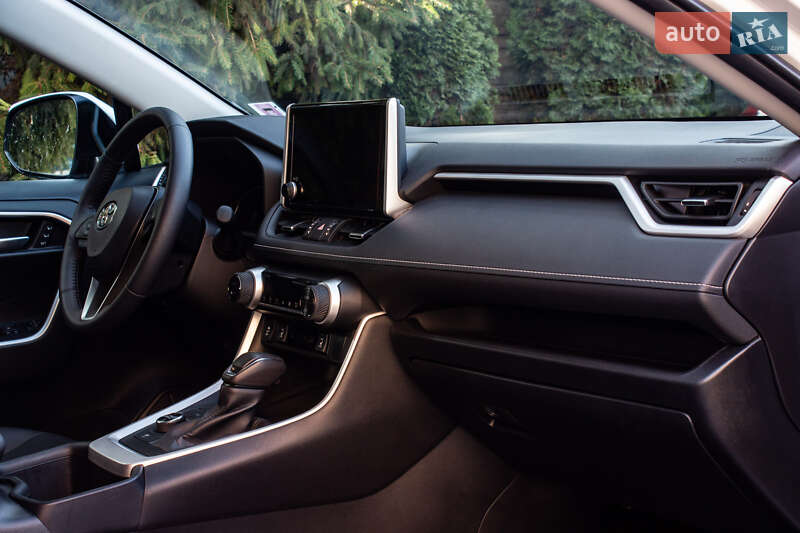 Внедорожник / Кроссовер Toyota RAV4 2025 в Львове