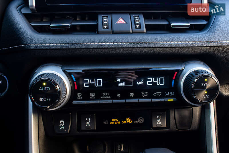 Внедорожник / Кроссовер Toyota RAV4 2025 в Львове