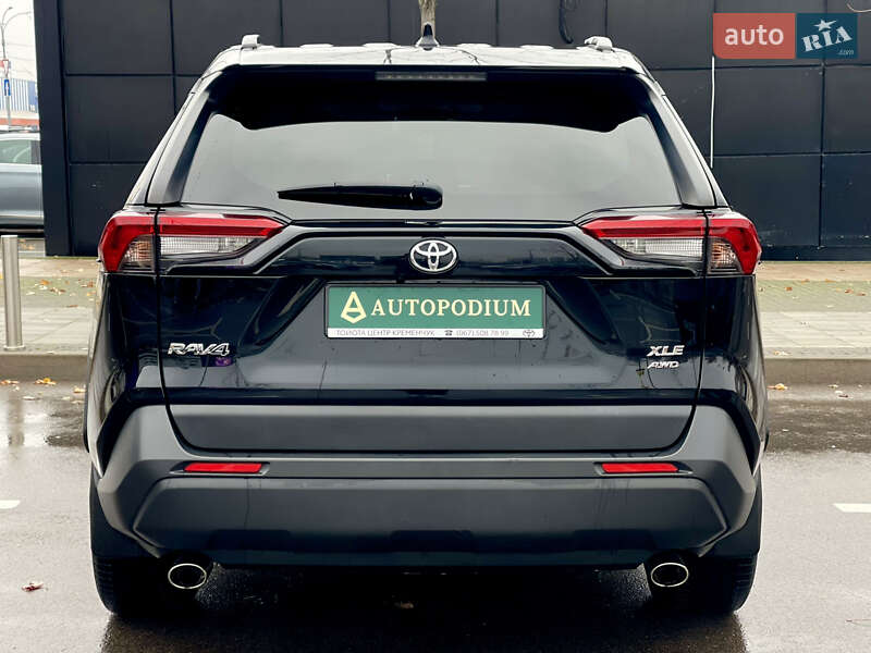 Внедорожник / Кроссовер Toyota RAV4 2019 в Киеве