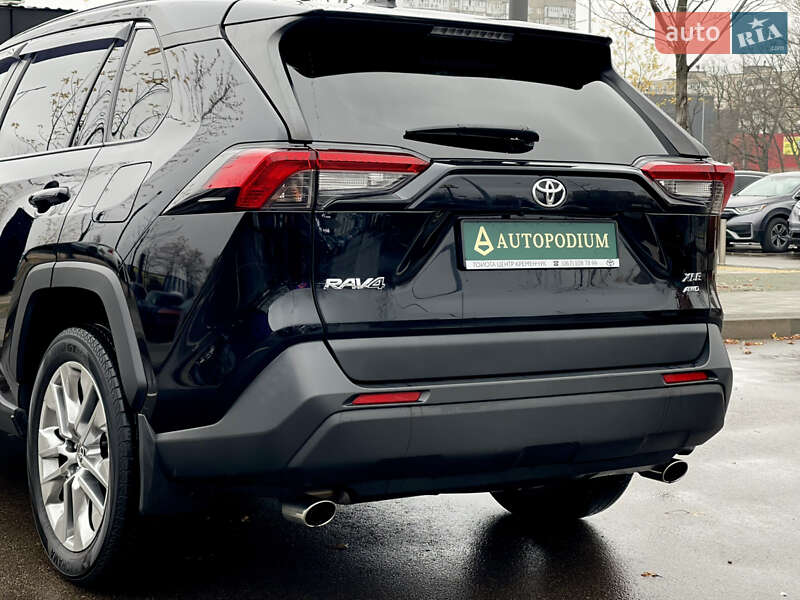 Внедорожник / Кроссовер Toyota RAV4 2019 в Киеве