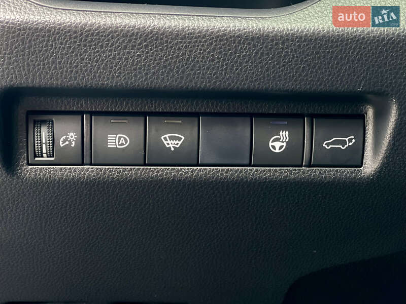 Внедорожник / Кроссовер Toyota RAV4 2019 в Киеве