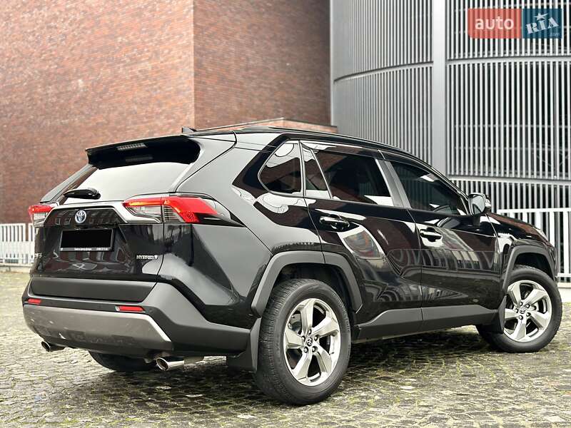 Внедорожник / Кроссовер Toyota RAV4 2021 в Днепре