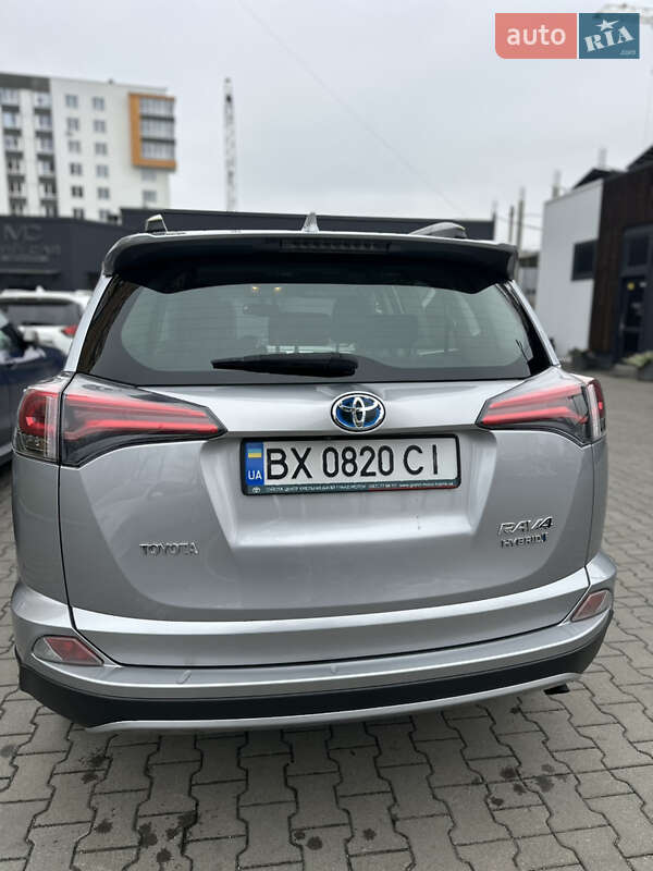 Внедорожник / Кроссовер Toyota RAV4 2018 в Хмельницком