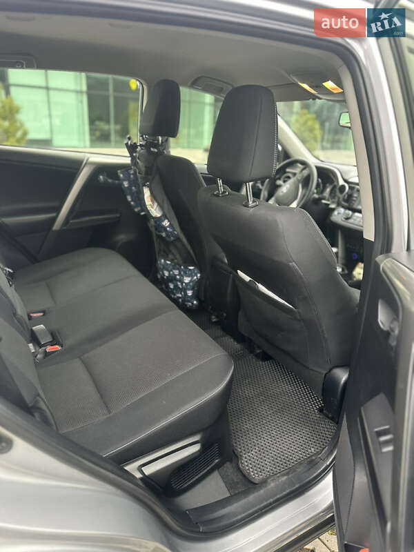 Внедорожник / Кроссовер Toyota RAV4 2018 в Хмельницком