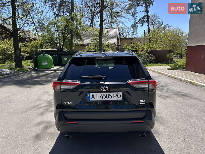 Позашляховик / Кросовер Toyota RAV4 2019 в Києві