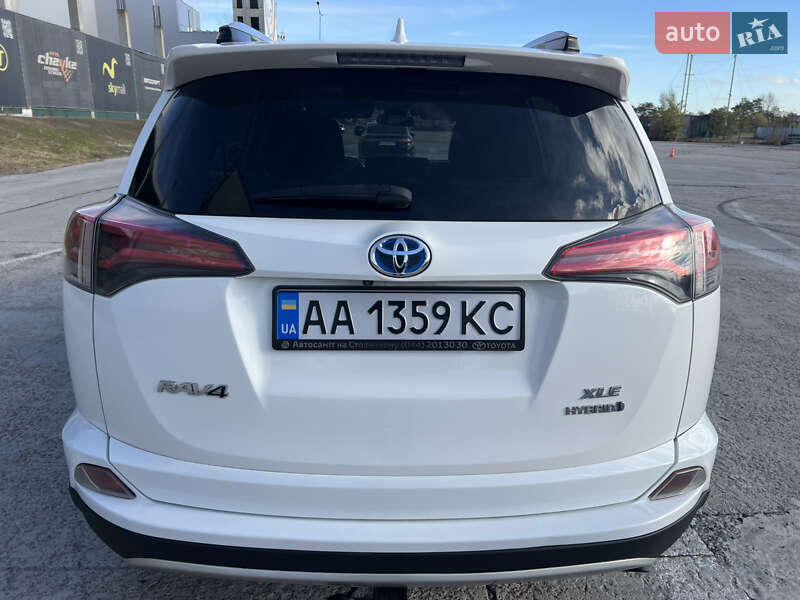 Внедорожник / Кроссовер Toyota RAV4 2018 в Киеве фото 7 Внедорожник / Кроссовер Toyota RAV4 2018 в Киеве