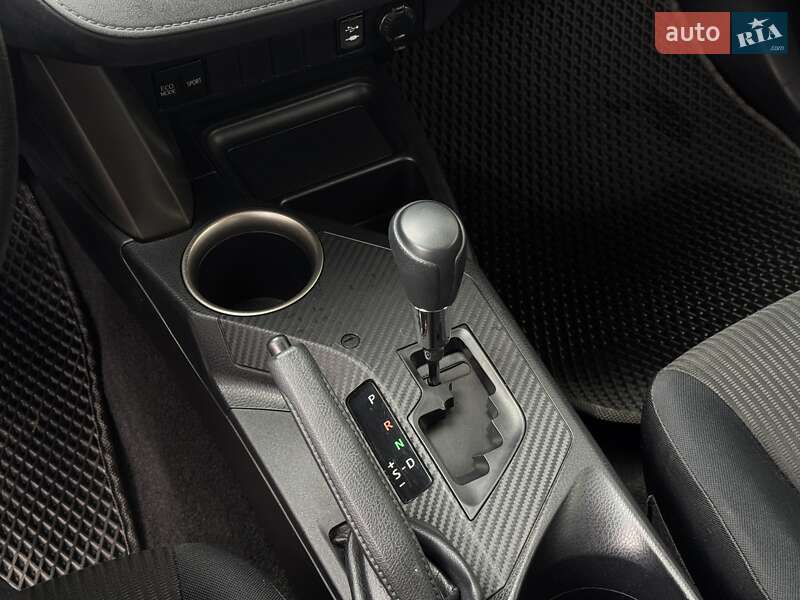 Внедорожник / Кроссовер Toyota RAV4 2015 в Черновцах фото 21 Внедорожник / Кроссовер Toyota RAV4 2015 в Черновцах