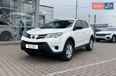 Внедорожник / Кроссовер Toyota RAV4 2015 в Черновцах