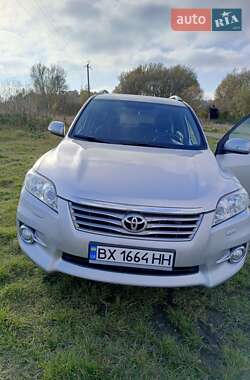 Позашляховик / Кросовер Toyota RAV4 2010 в Деражні