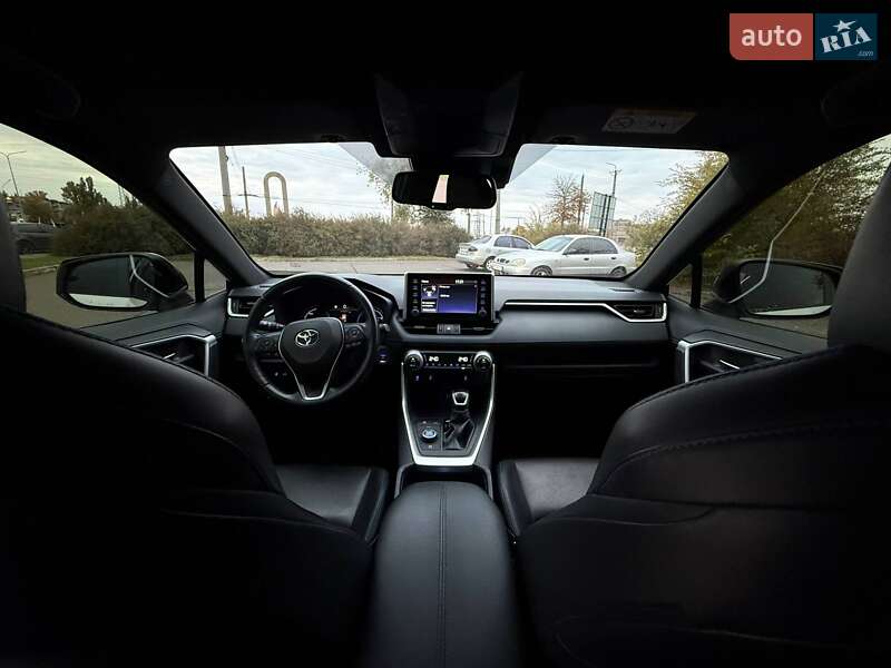 Позашляховик / Кросовер Toyota RAV4 2019 в Кривому Розі