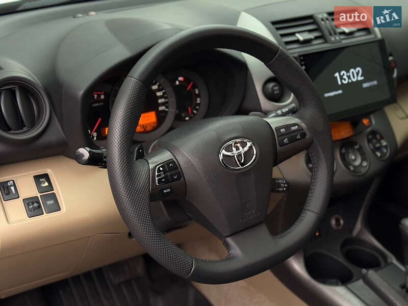 Позашляховик / Кросовер Toyota RAV4 2012 в Дніпрі