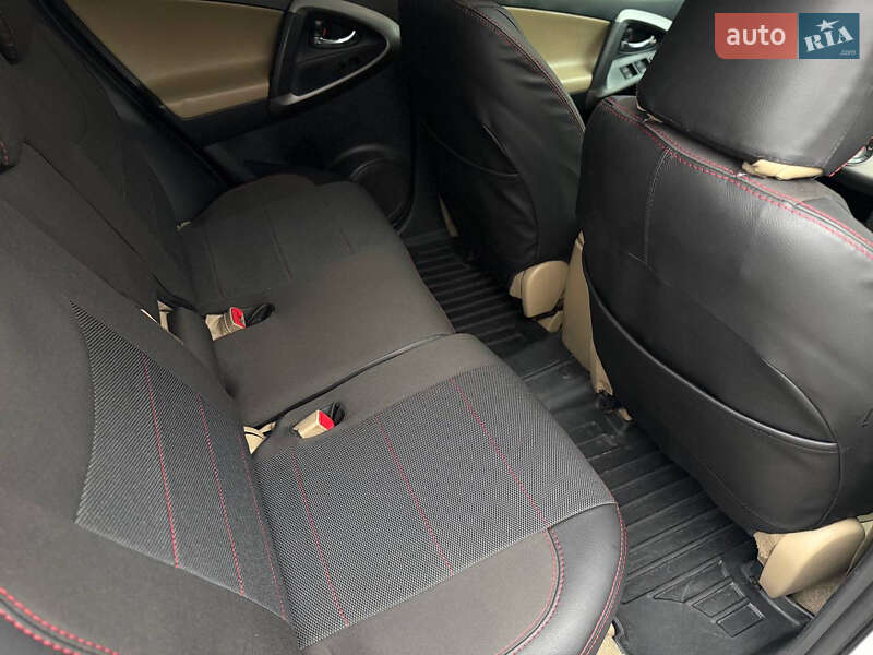 Позашляховик / Кросовер Toyota RAV4 2012 в Дніпрі