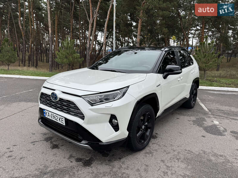 Внедорожник / Кроссовер Toyota RAV4 2018 в Киеве фото 2 Внедорожник / Кроссовер Toyota RAV4 2018 в Киеве