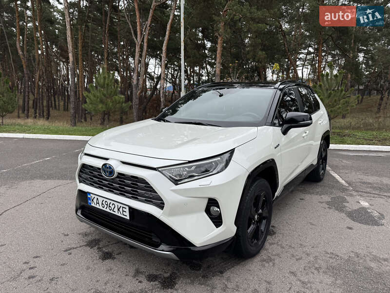 Внедорожник / Кроссовер Toyota RAV4 2018 в Киеве фото 4 Внедорожник / Кроссовер Toyota RAV4 2018 в Киеве
