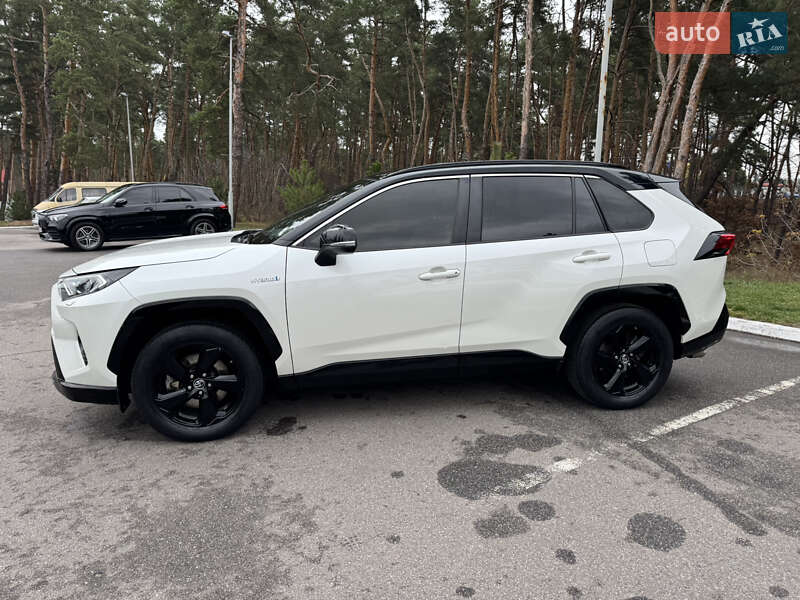 Внедорожник / Кроссовер Toyota RAV4 2018 в Киеве фото 7 Внедорожник / Кроссовер Toyota RAV4 2018 в Киеве