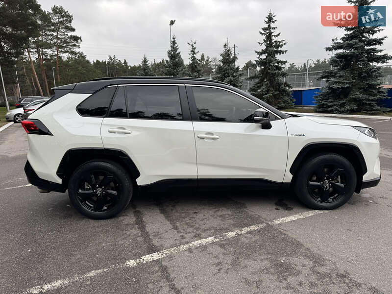 Внедорожник / Кроссовер Toyota RAV4 2018 в Киеве фото 18 Внедорожник / Кроссовер Toyota RAV4 2018 в Киеве