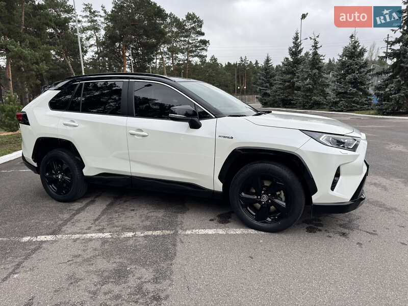 Внедорожник / Кроссовер Toyota RAV4 2018 в Киеве фото 20 Внедорожник / Кроссовер Toyota RAV4 2018 в Киеве
