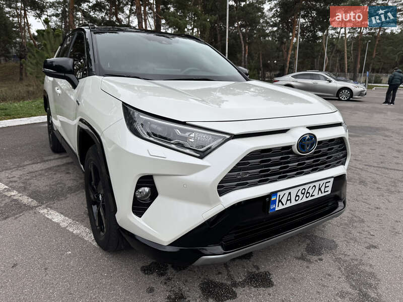 Внедорожник / Кроссовер Toyota RAV4 2018 в Киеве фото 21 Внедорожник / Кроссовер Toyota RAV4 2018 в Киеве