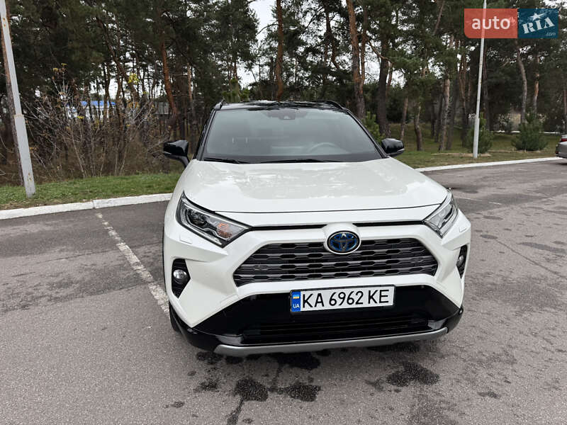 Внедорожник / Кроссовер Toyota RAV4 2018 в Киеве фото 22 Внедорожник / Кроссовер Toyota RAV4 2018 в Киеве