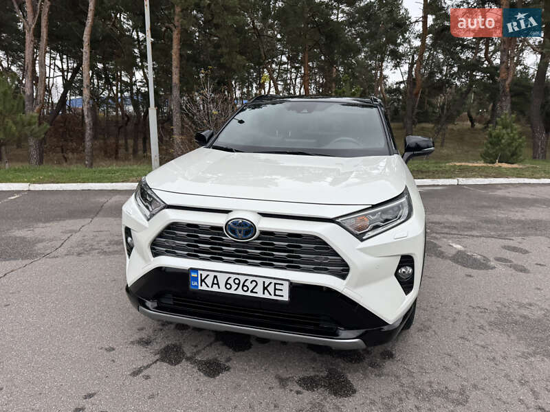Внедорожник / Кроссовер Toyota RAV4 2018 в Киеве фото 26 Внедорожник / Кроссовер Toyota RAV4 2018 в Киеве