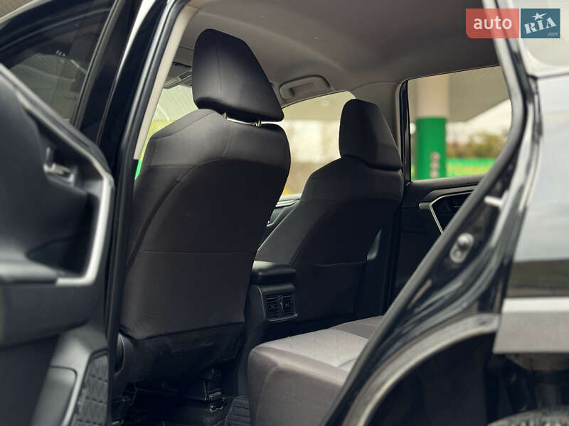Внедорожник / Кроссовер Toyota RAV4 2019 в Киеве фото 16 Внедорожник / Кроссовер Toyota RAV4 2019 в Киеве