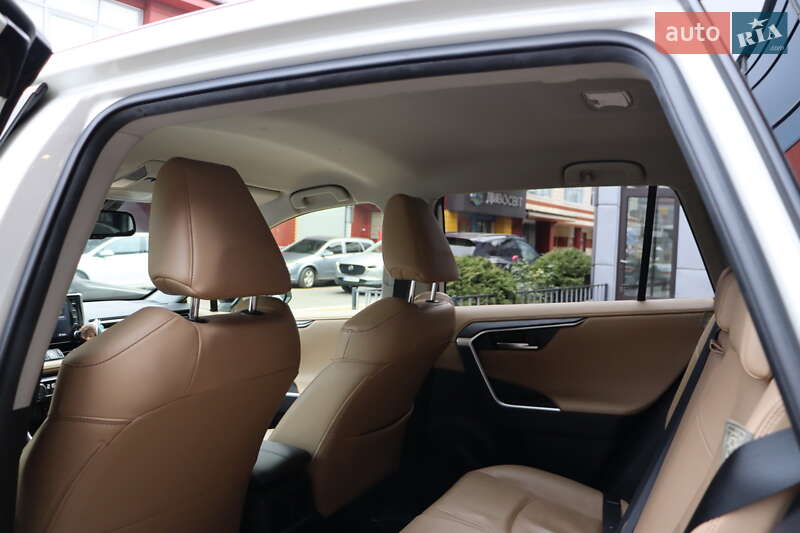 Позашляховик / Кросовер Toyota RAV4 2020 в Львові фото 37 Позашляховик / Кросовер Toyota RAV4 2020 в Львові