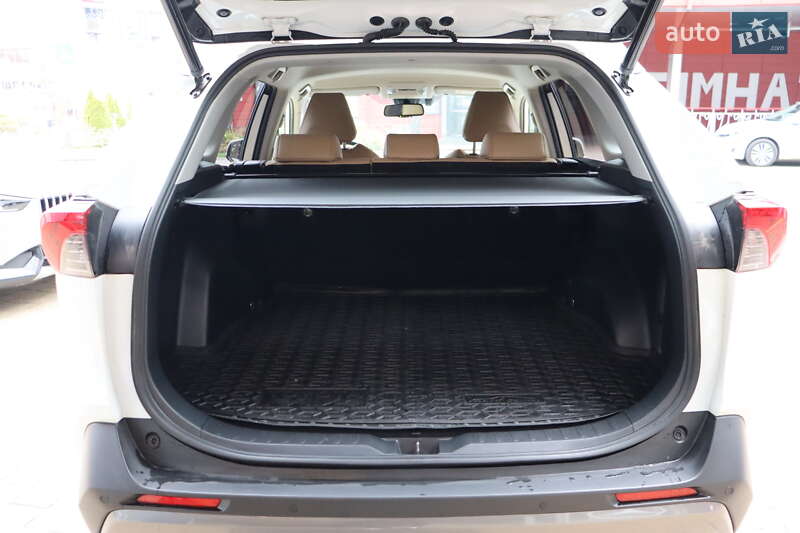 Позашляховик / Кросовер Toyota RAV4 2020 в Львові фото 42 Позашляховик / Кросовер Toyota RAV4 2020 в Львові