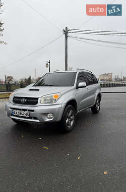 Внедорожник / Кроссовер Toyota RAV4 2005 в Харькове