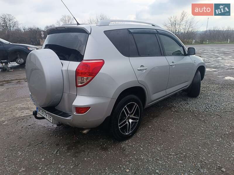 Внедорожник / Кроссовер Toyota RAV4 2007 в Шумске