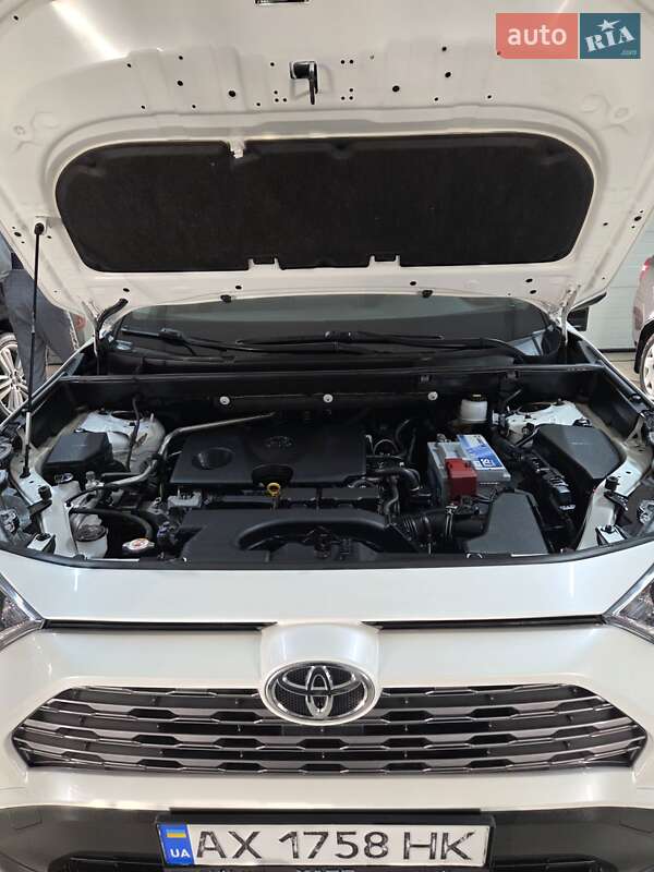 Внедорожник / Кроссовер Toyota RAV4 2019 в Харькове фото 3 Внедорожник / Кроссовер Toyota RAV4 2019 в Харькове
