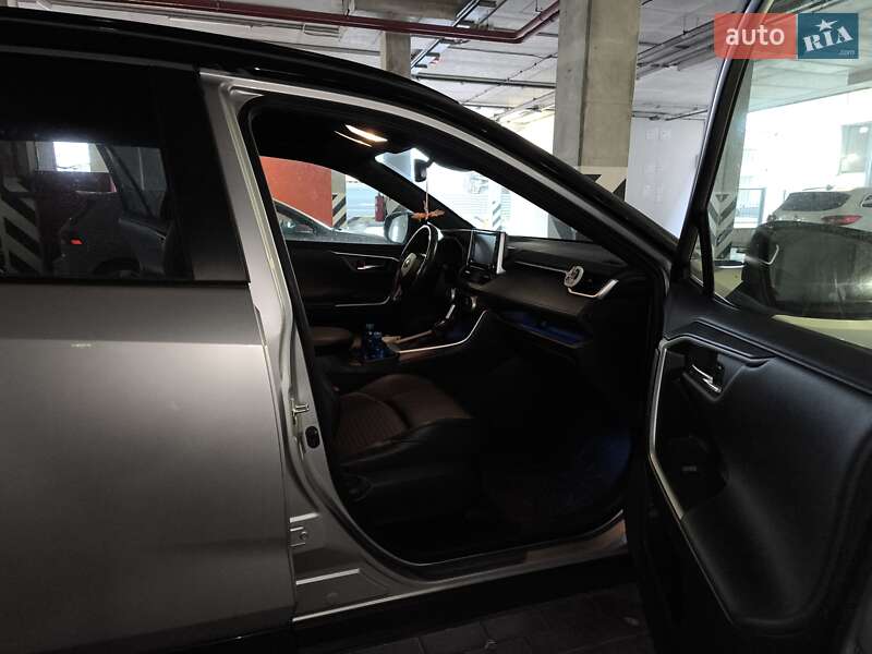 Внедорожник / Кроссовер Toyota RAV4 2019 в Киеве фото 22 Внедорожник / Кроссовер Toyota RAV4 2019 в Киеве