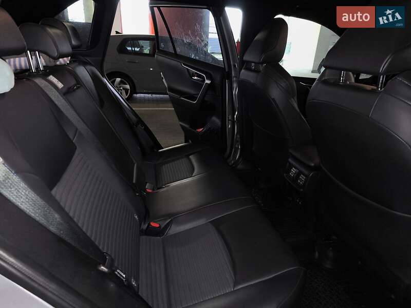 Внедорожник / Кроссовер Toyota RAV4 2019 в Киеве фото 24 Внедорожник / Кроссовер Toyota RAV4 2019 в Киеве
