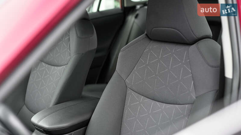 Позашляховик / Кросовер Toyota RAV4 2019 в Львові фото 19 Позашляховик / Кросовер Toyota RAV4 2019 в Львові