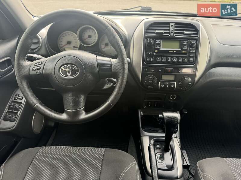 Позашляховик / Кросовер Toyota RAV4 2004 в Одесі